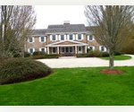 BEAUTIFUL TRADITIONAL IN SOUTHAMPTON VILLAGE